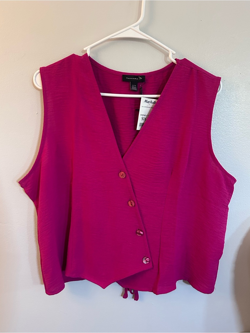 Tamara H Women’s Sleeveless V-Neck Button-Front Top in Fuchsia